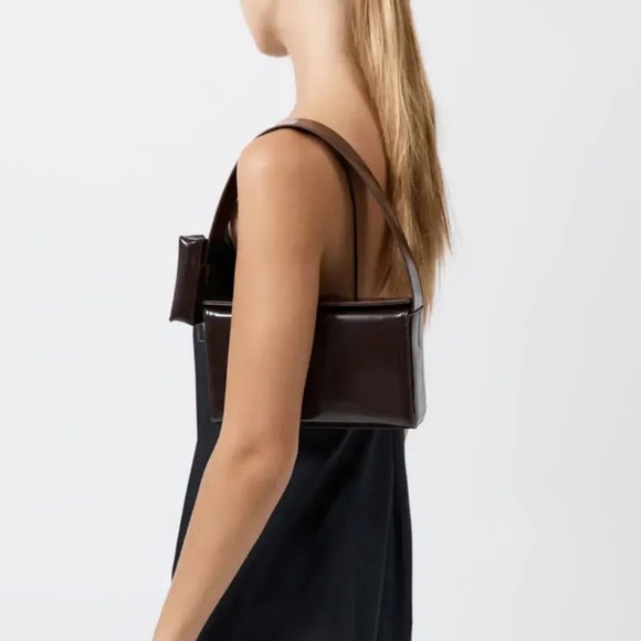 ST. AGNI | PETIT POUCH BAG IN COFFEE BROWN - Picture 4 of 6